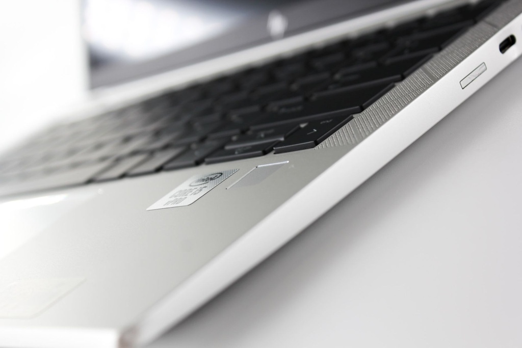 HP EliteBook 830 G8