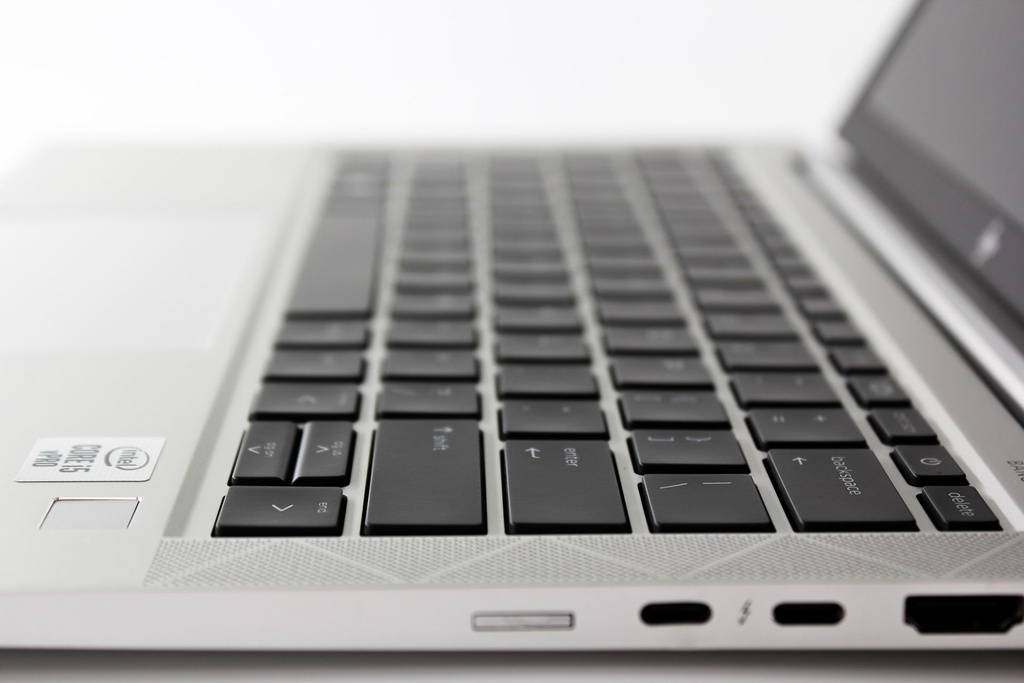 HP EliteBook 830 G8